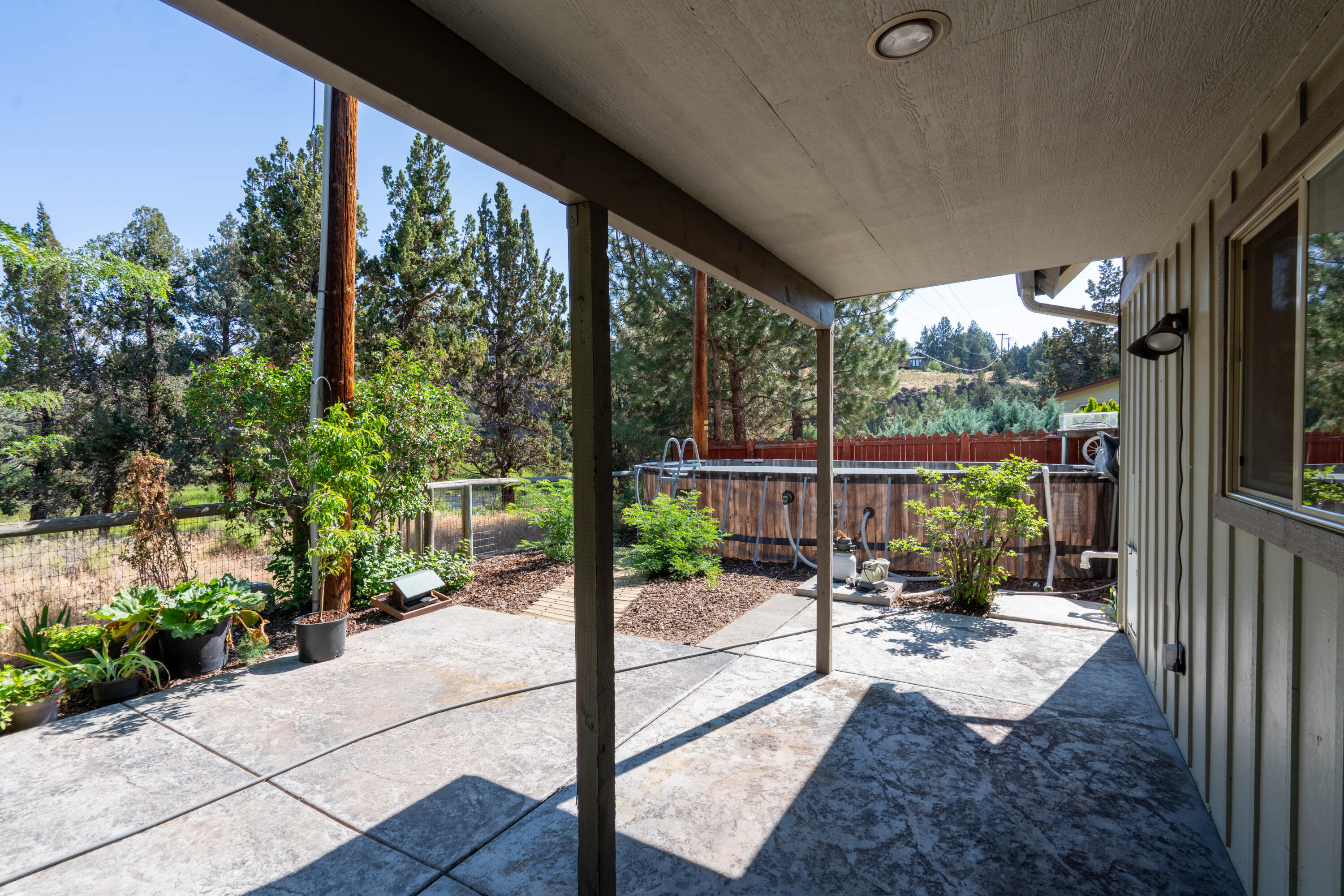 Desc Rvr Hmst Rimrk - Residential