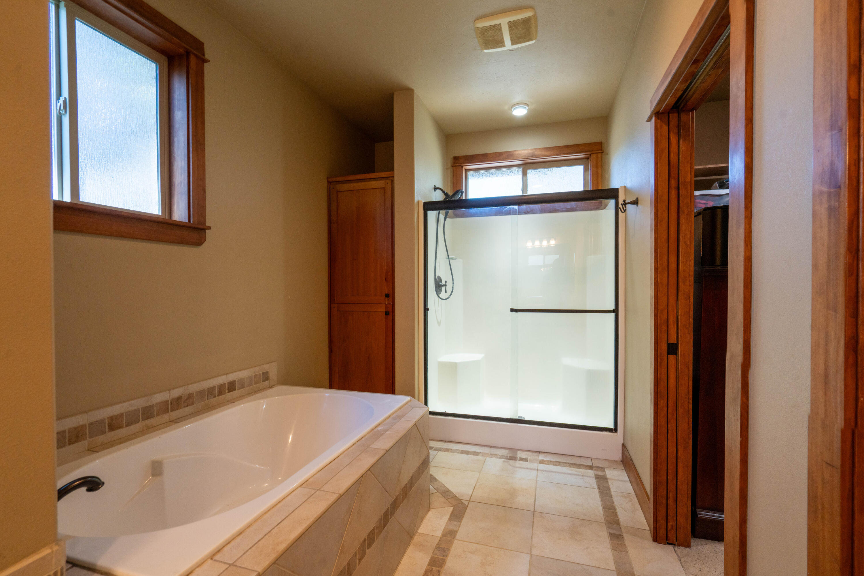 Desc Rvr Hmst Rimrk - Residential