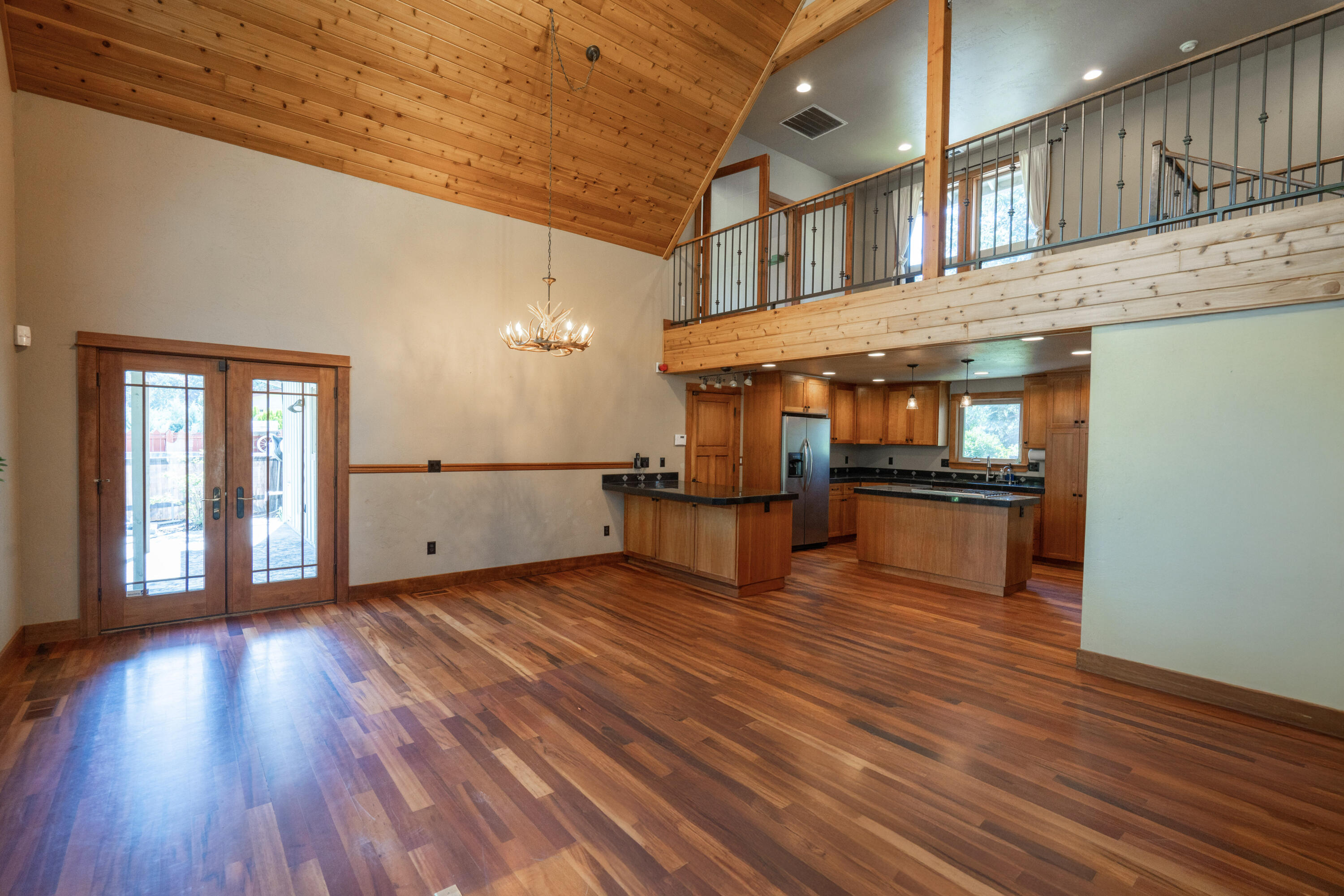 Desc Rvr Hmst Rimrk - Residential