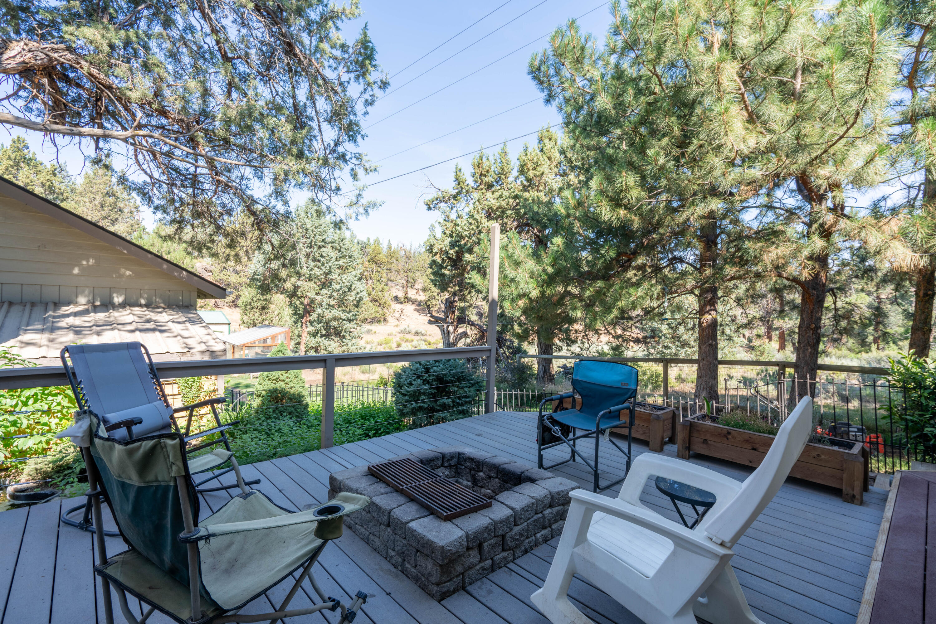 Desc Rvr Hmst Rimrk - Residential