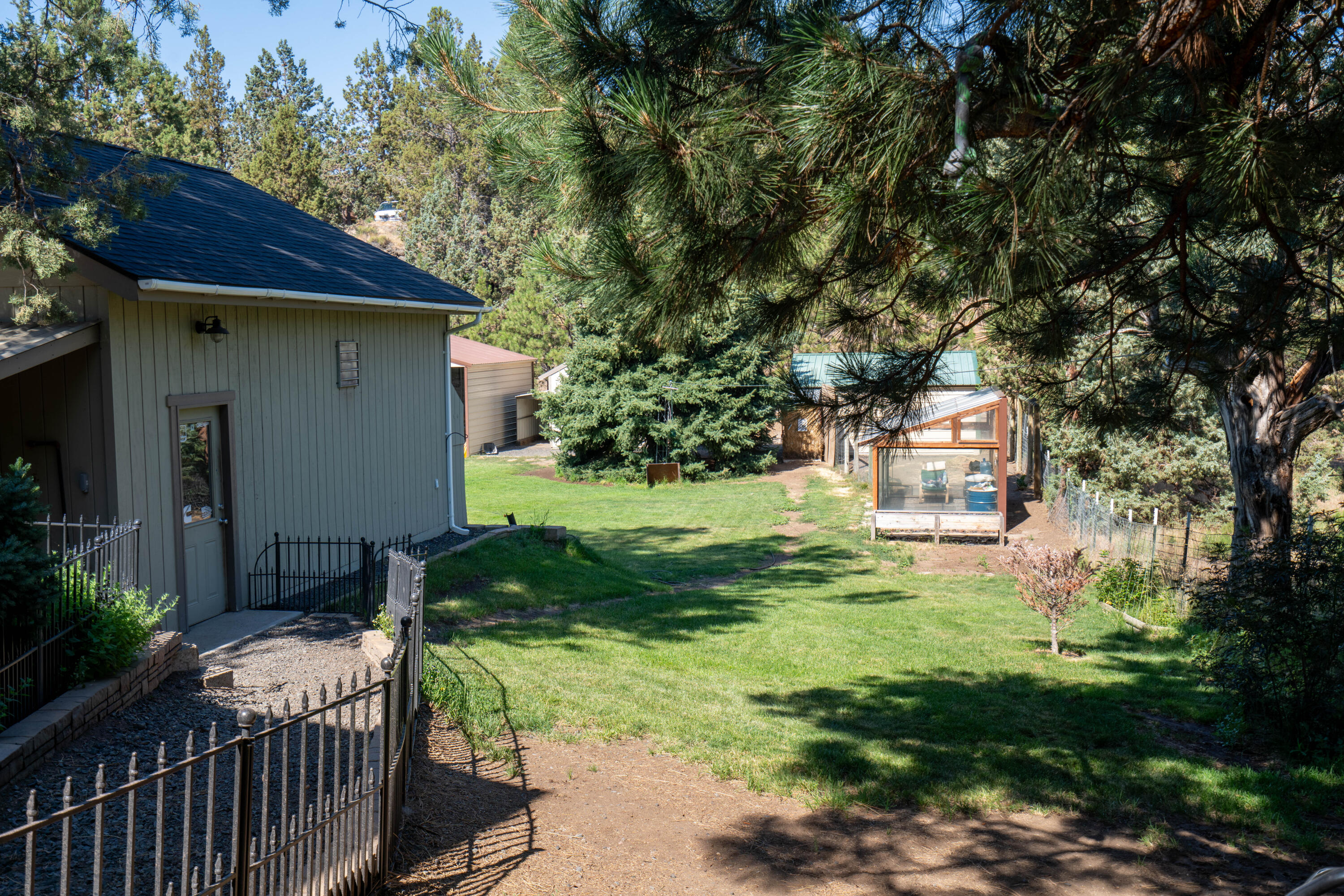 Desc Rvr Hmst Rimrk - Residential