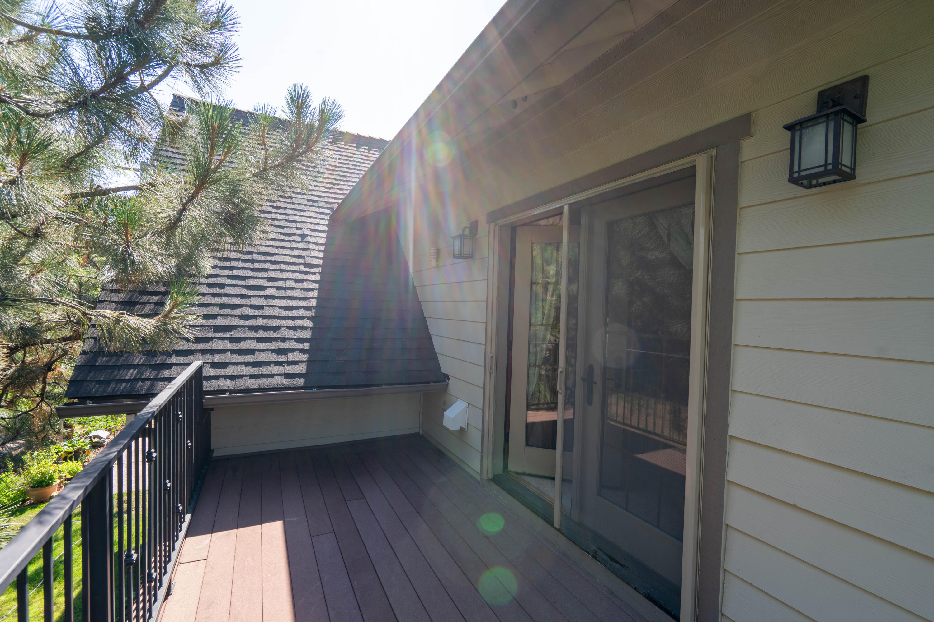 Desc Rvr Hmst Rimrk - Residential