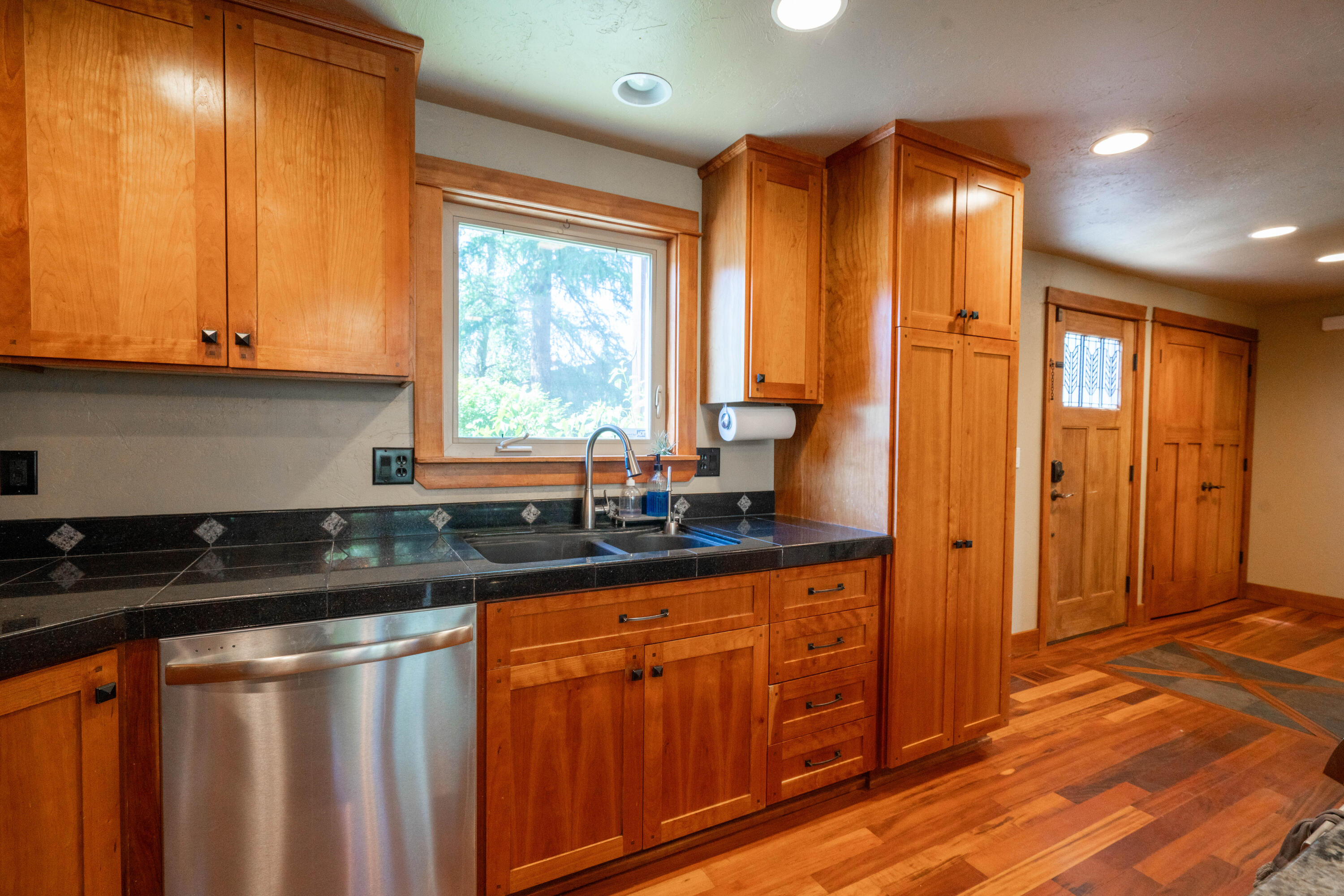 Desc Rvr Hmst Rimrk - Residential