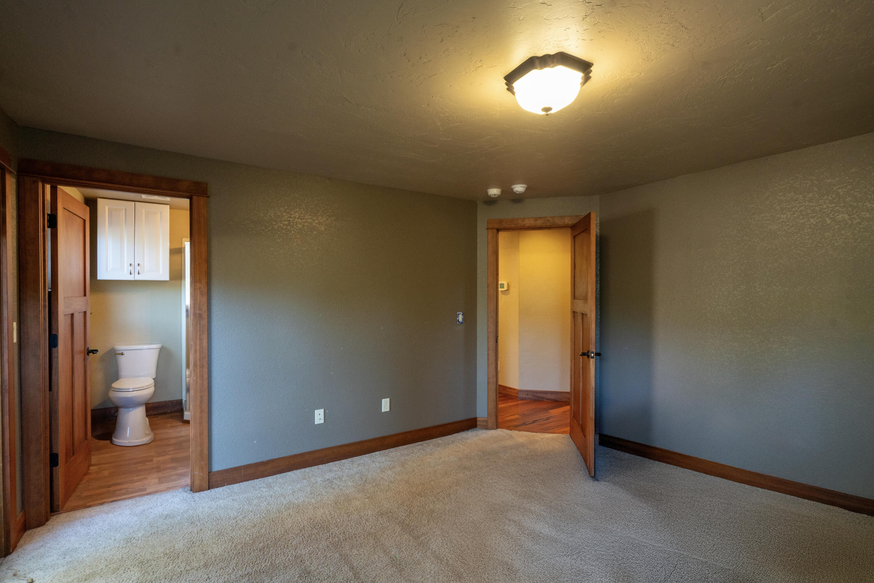 Desc Rvr Hmst Rimrk - Residential