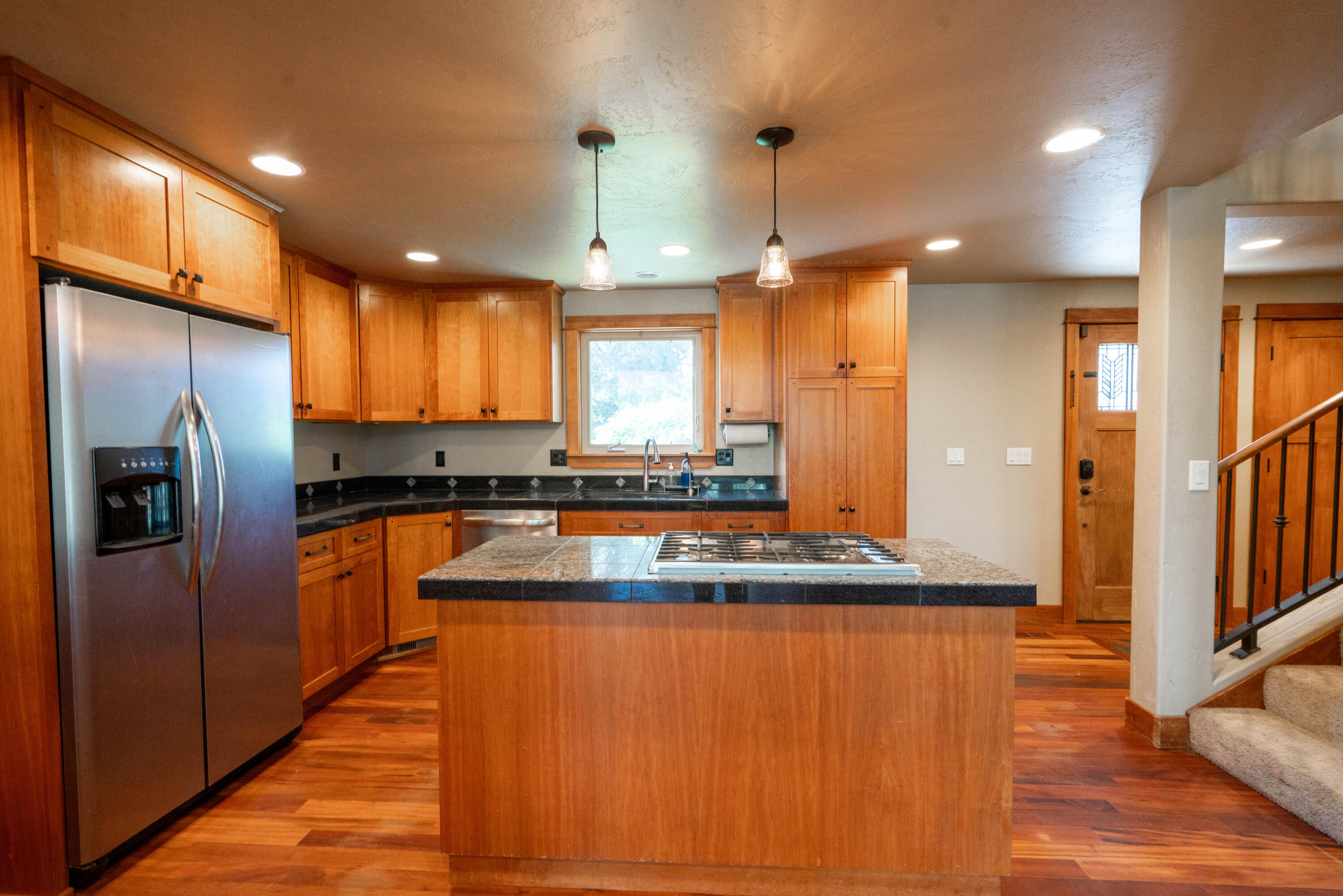 Desc Rvr Hmst Rimrk - Residential