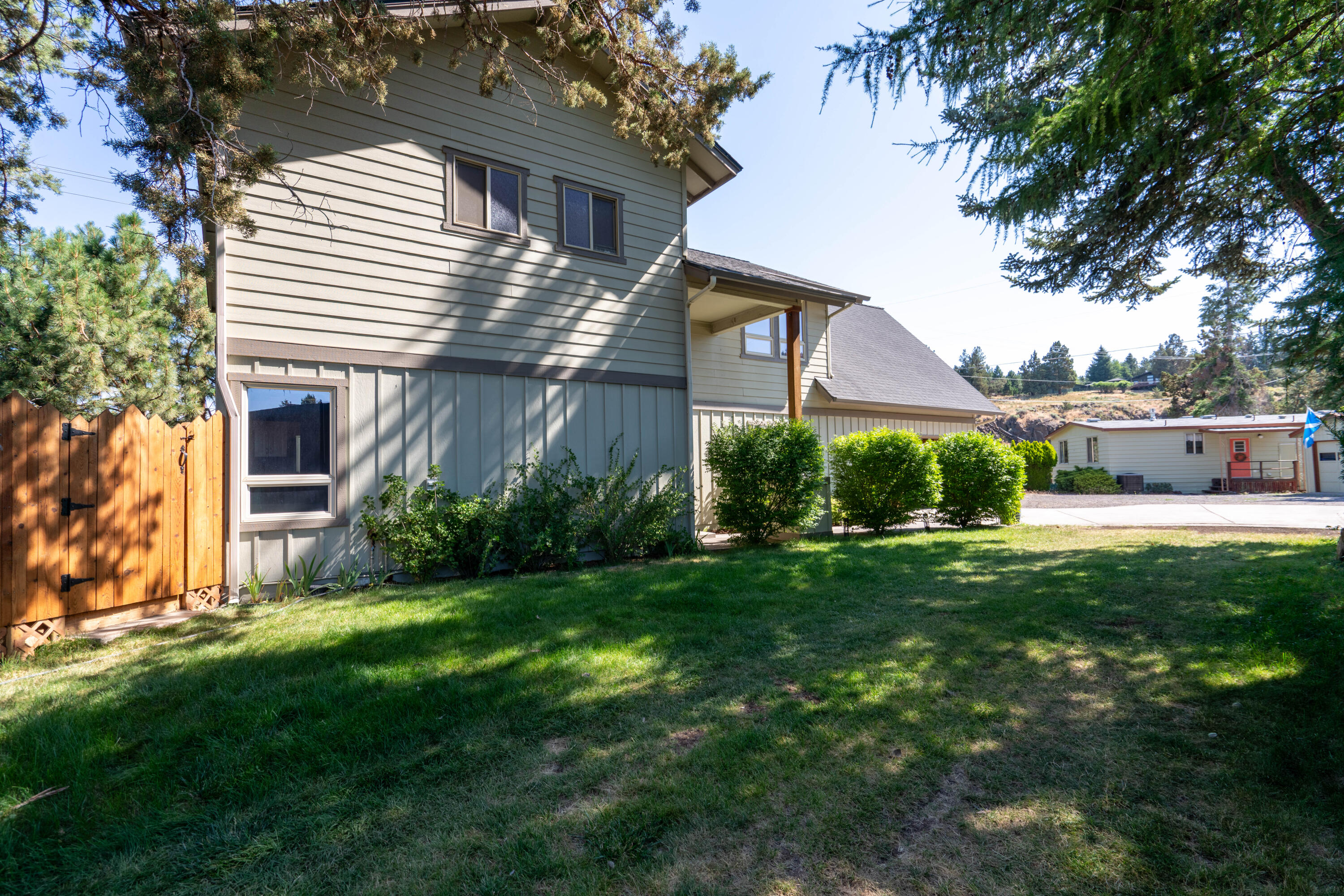 Desc Rvr Hmst Rimrk - Residential