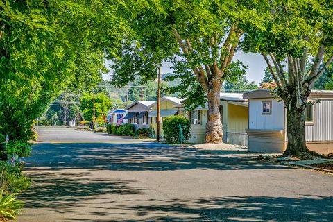 Tiny photo for 442 Ashwood Drive, Grants Pass, OR 97526 (MLS # 220214324)