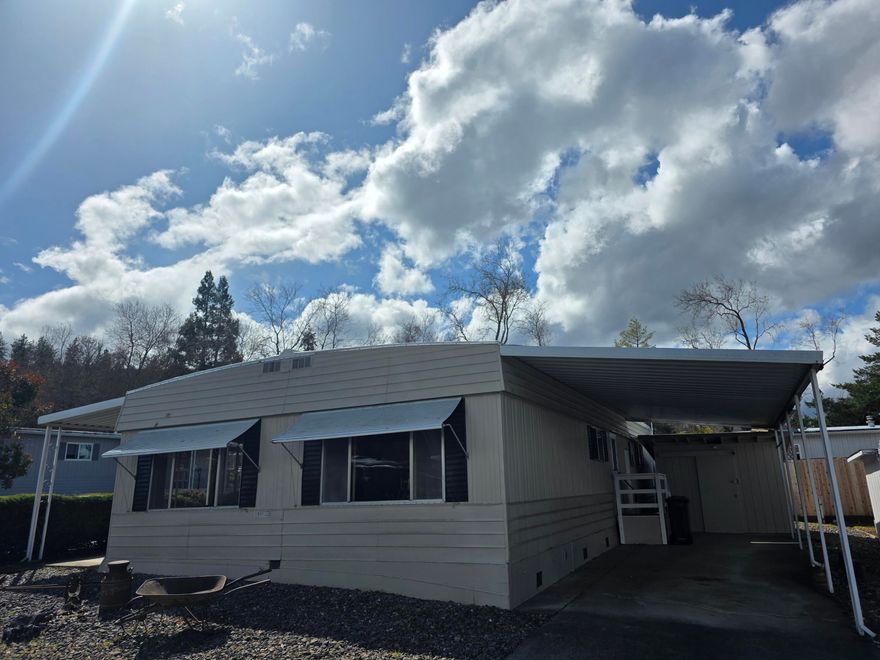 Great location, just outside of Jacksonville! This cozy manufactured home is just a 3-minute drive to historic Jacksonville! Offering comfort & convenience, this home has been thoughtfully updated with brand new flooring throughout, fresh exterior paint, a new hot water heater in 2023, and a membrane roof installed in 2022. Located in a vibrant 55+ community, you'll enjoy access to a well-equipped clubhouse, lovely community areas, and a fantastic outdoor pool. With a prime location and all these features, this home is priced to move.