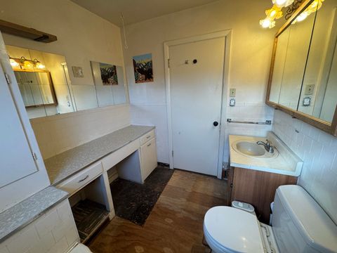 Tiny photo for 930 NW Canyon Drive, Redmond, OR 97756 (MLS # 220217093)