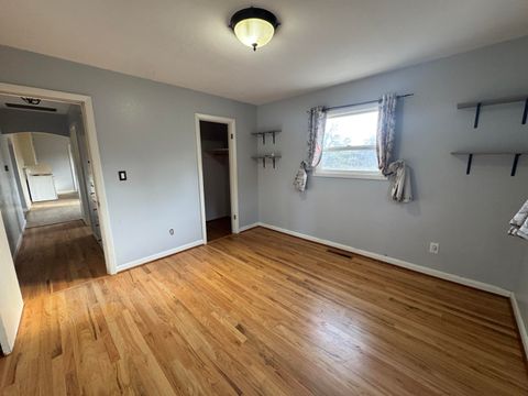 Tiny photo for 930 NW Canyon Drive, Redmond, OR 97756 (MLS # 220217093)