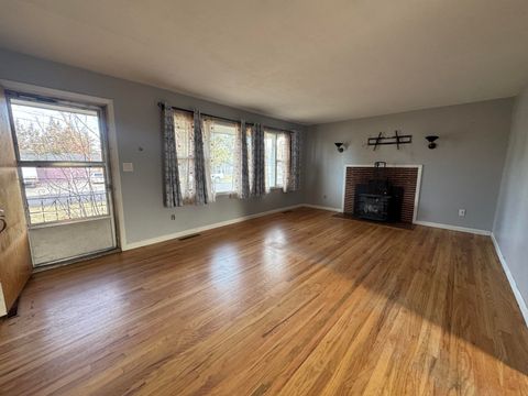 Tiny photo for 930 NW Canyon Drive, Redmond, OR 97756 (MLS # 220217093)