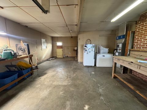 Tiny photo for 930 NW Canyon Drive, Redmond, OR 97756 (MLS # 220217093)