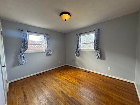 Tiny photo for 930 NW Canyon Drive, Redmond, OR 97756 (MLS # 220217093)