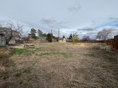 Tiny photo for 930 NW Canyon Drive, Redmond, OR 97756 (MLS # 220217093)