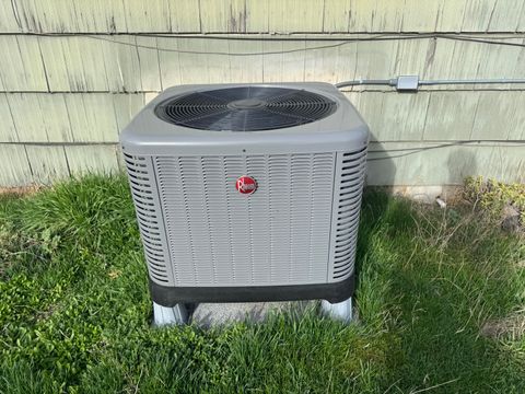 Tiny photo for 930 NW Canyon Drive, Redmond, OR 97756 (MLS # 220217093)