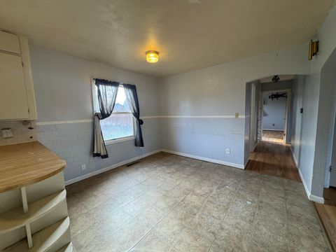 Tiny photo for 930 NW Canyon Drive, Redmond, OR 97756 (MLS # 220217093)