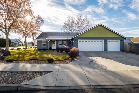 Tiny photo for 692 NE Fieldstone Lane, Prineville, OR 97754 (MLS # 220212950)