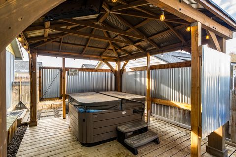 Tiny photo for 692 NE Fieldstone Lane, Prineville, OR 97754 (MLS # 220212950)