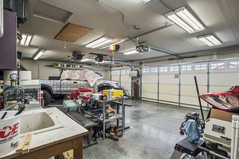 Tiny photo for 692 NE Fieldstone Lane, Prineville, OR 97754 (MLS # 220212950)