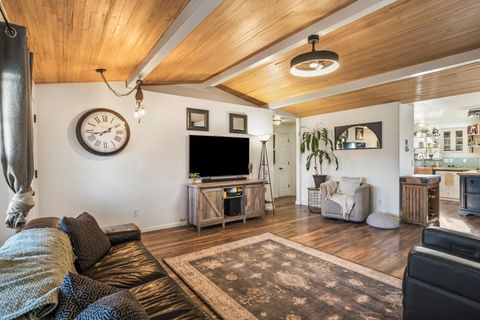 Tiny photo for 692 NE Fieldstone Lane, Prineville, OR 97754 (MLS # 220212950)