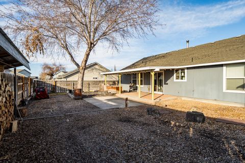 Tiny photo for 692 NE Fieldstone Lane, Prineville, OR 97754 (MLS # 220212950)
