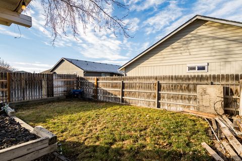 Tiny photo for 692 NE Fieldstone Lane, Prineville, OR 97754 (MLS # 220212950)