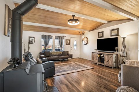 Tiny photo for 692 NE Fieldstone Lane, Prineville, OR 97754 (MLS # 220212950)