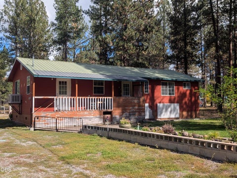 Photo of 15622 Chukkar Drive, Chiloquin, OR 97624 (MLS # 220229215)