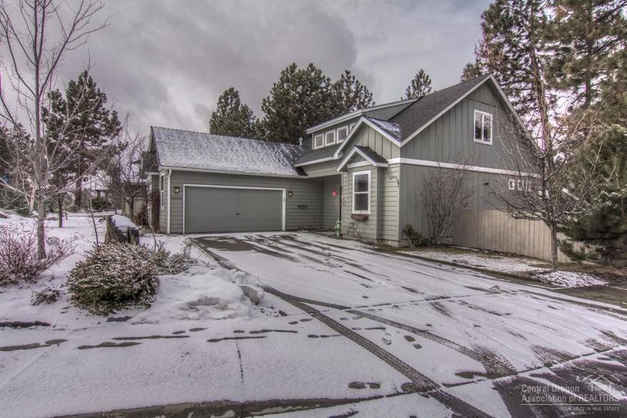 This home in River Rim is situated on a large corner lot near the neighborhood park. With vaulted ceilings and numerous windows, this home is light and bright. The master suite is located on the main level with two bedrooms and a guest bath upstairs for great room separation. An additional den/office is available for stay at home executives. The yard is fully fenced and is perfect for kids or pets. This is a great opportunity to make this home your own!