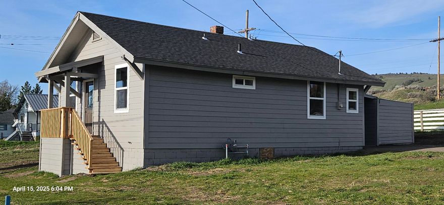 Incredible home! With complete updates and new gas appliances, move-in ready. The features like the large corner lot, Corian countertops, beautiful shower, extra storage building, and the added privacy of having no neighbors on two sides definitely enhance its appeal.