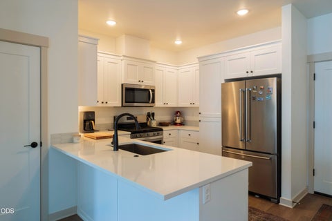 Tiny photo for 2524 NE Purcell Boulevard, Bend, OR 97701 (MLS # 220223085)