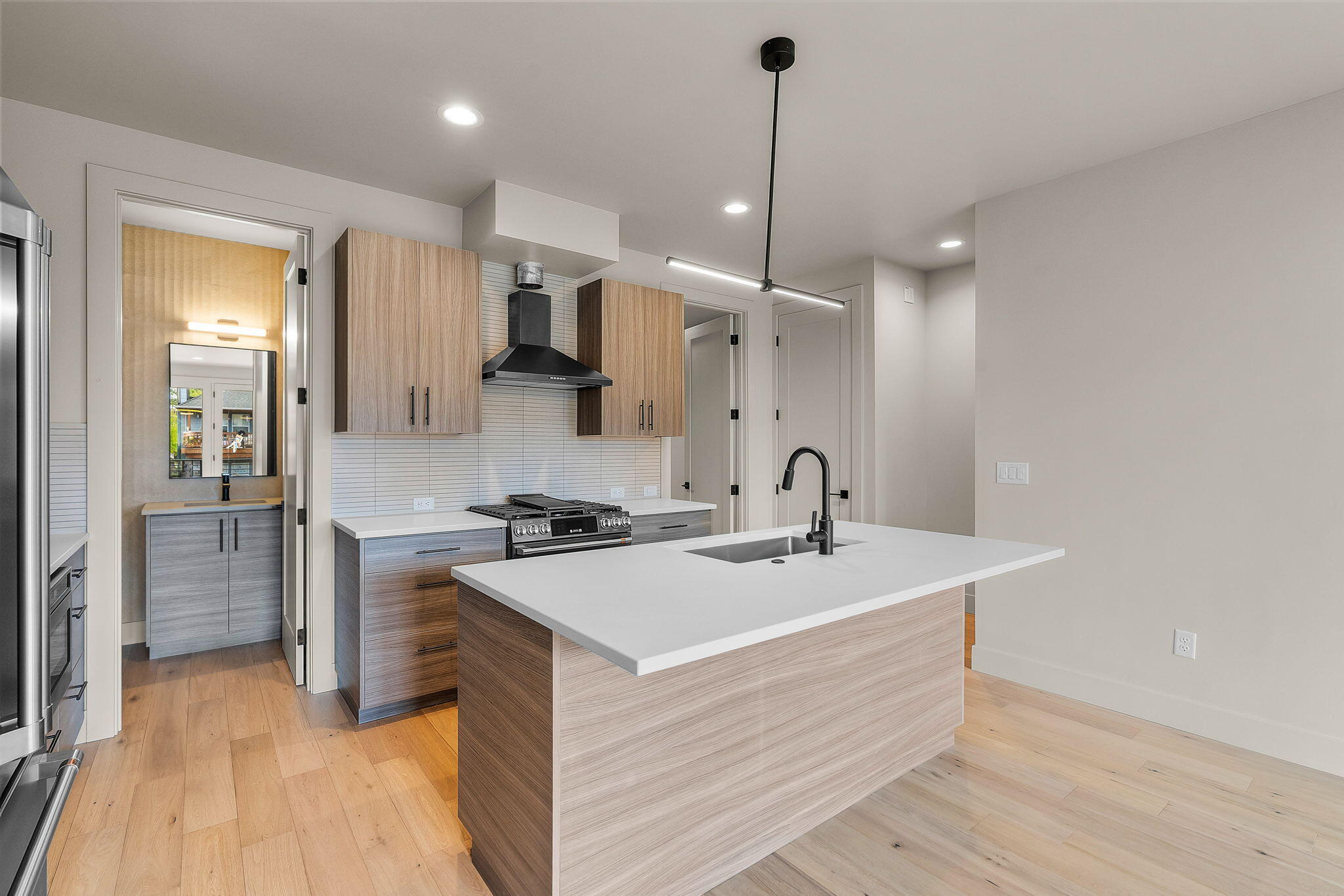 26 NW McCann Avenue UNIT 2