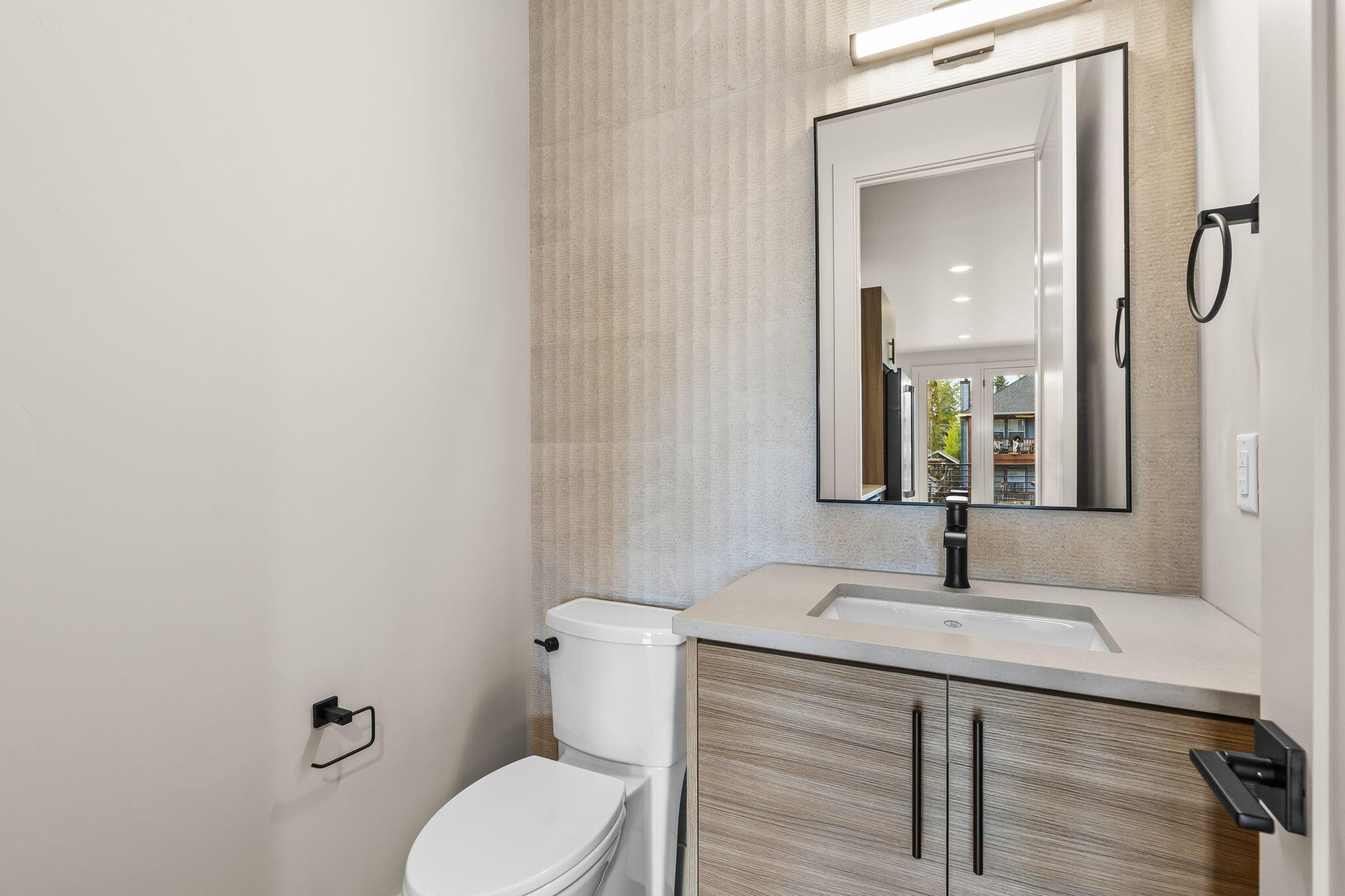 26 NW McCann Avenue UNIT 2