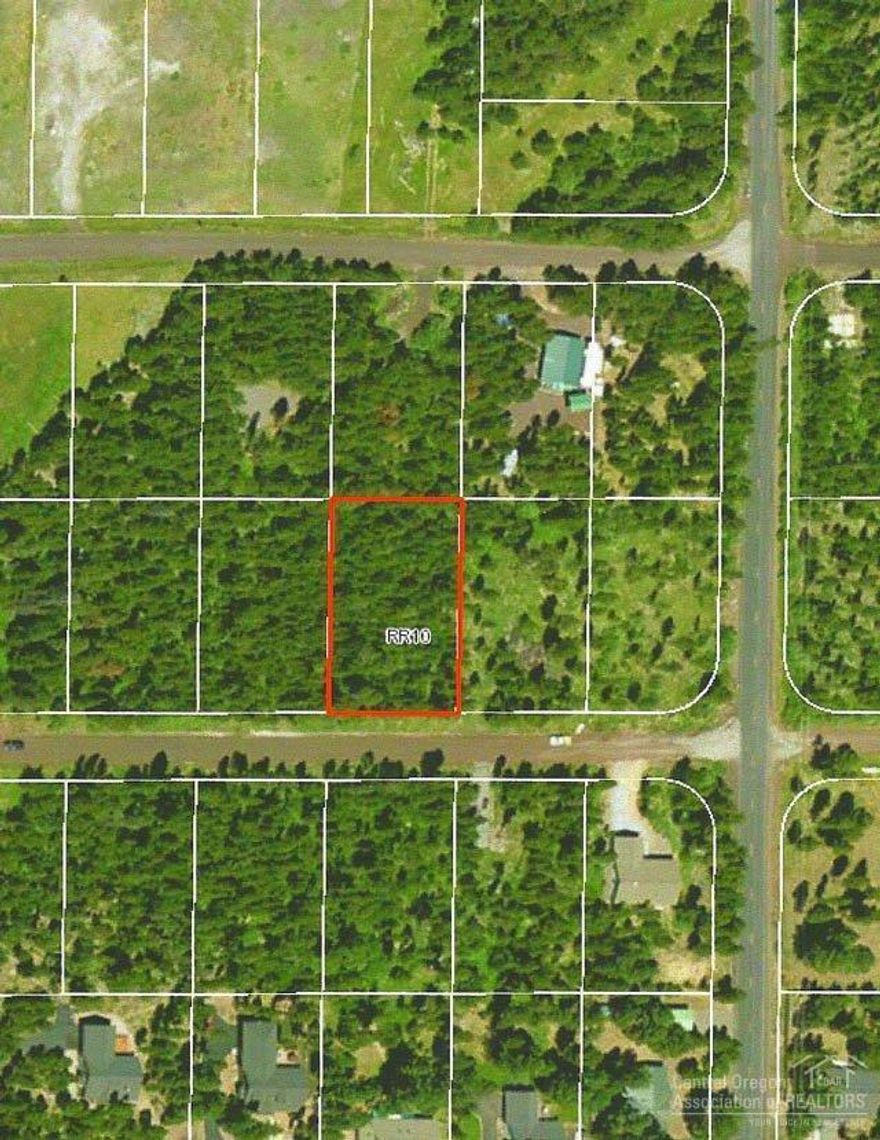 Nice Half Acre RV Lot in the SR Area! Priced for camping and/or building a shop, and Septic study will have to be done by the purchaser.