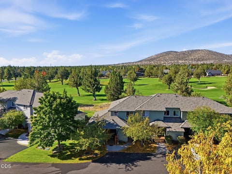 Photo of 999 Golden Pheasant Drive, Redmond, OR 97756 (MLS # 220229419)