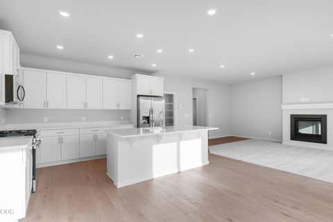 Tiny photo for 20667 Town Dr Dr, Bend, OR 97701 (MLS # 220226737)