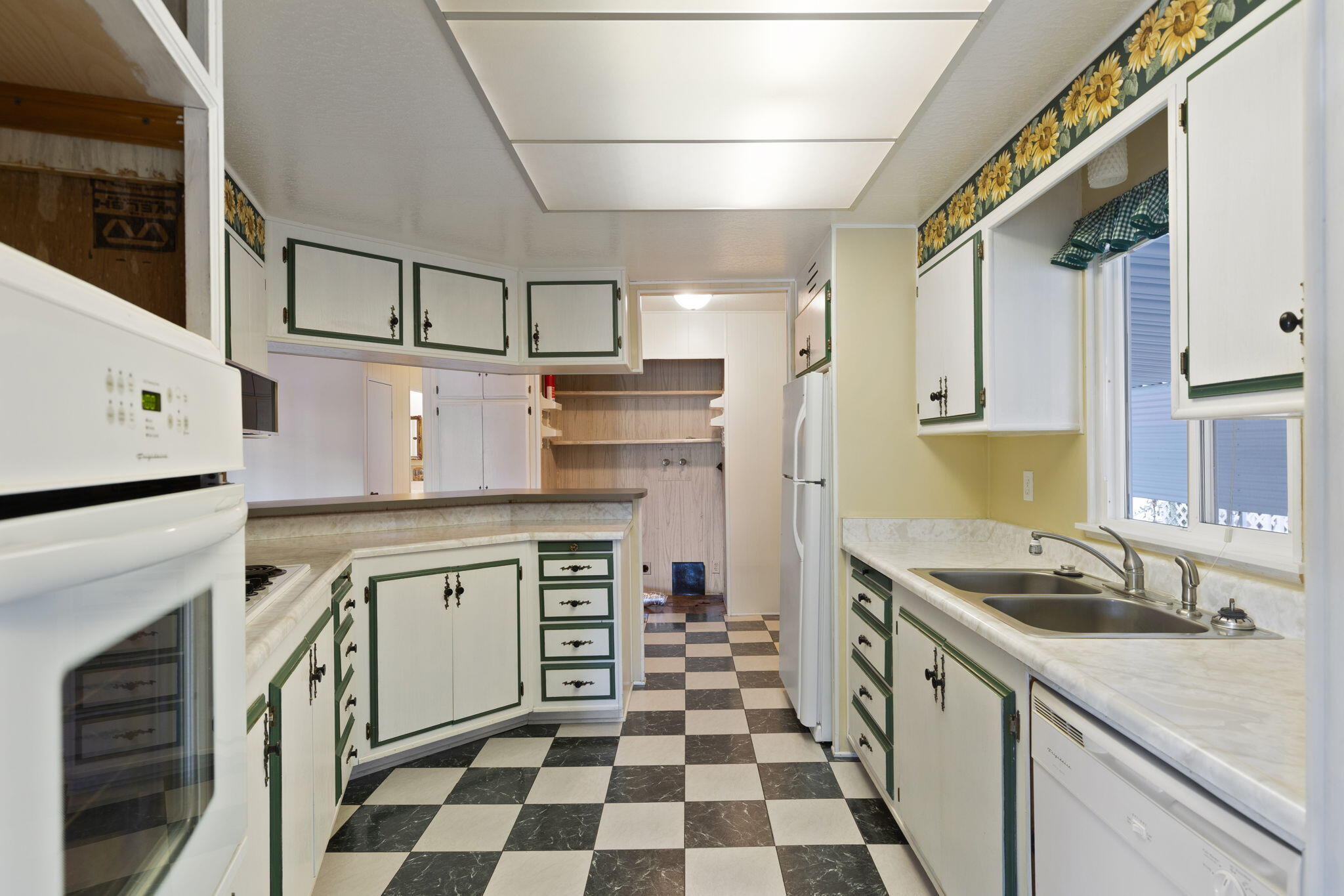 Rogue Lea Estates - Residential