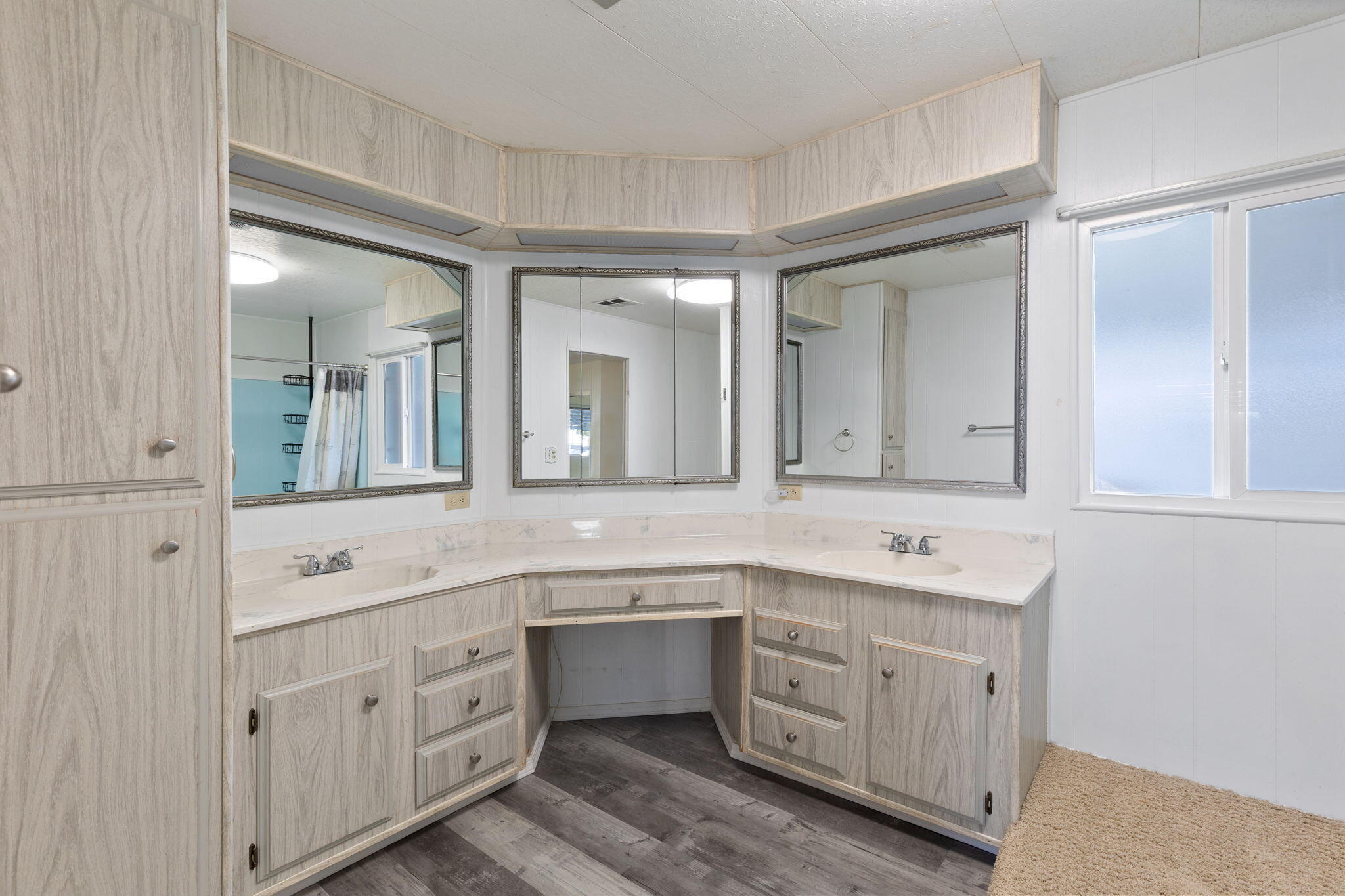 Rogue Lea Estates - Residential