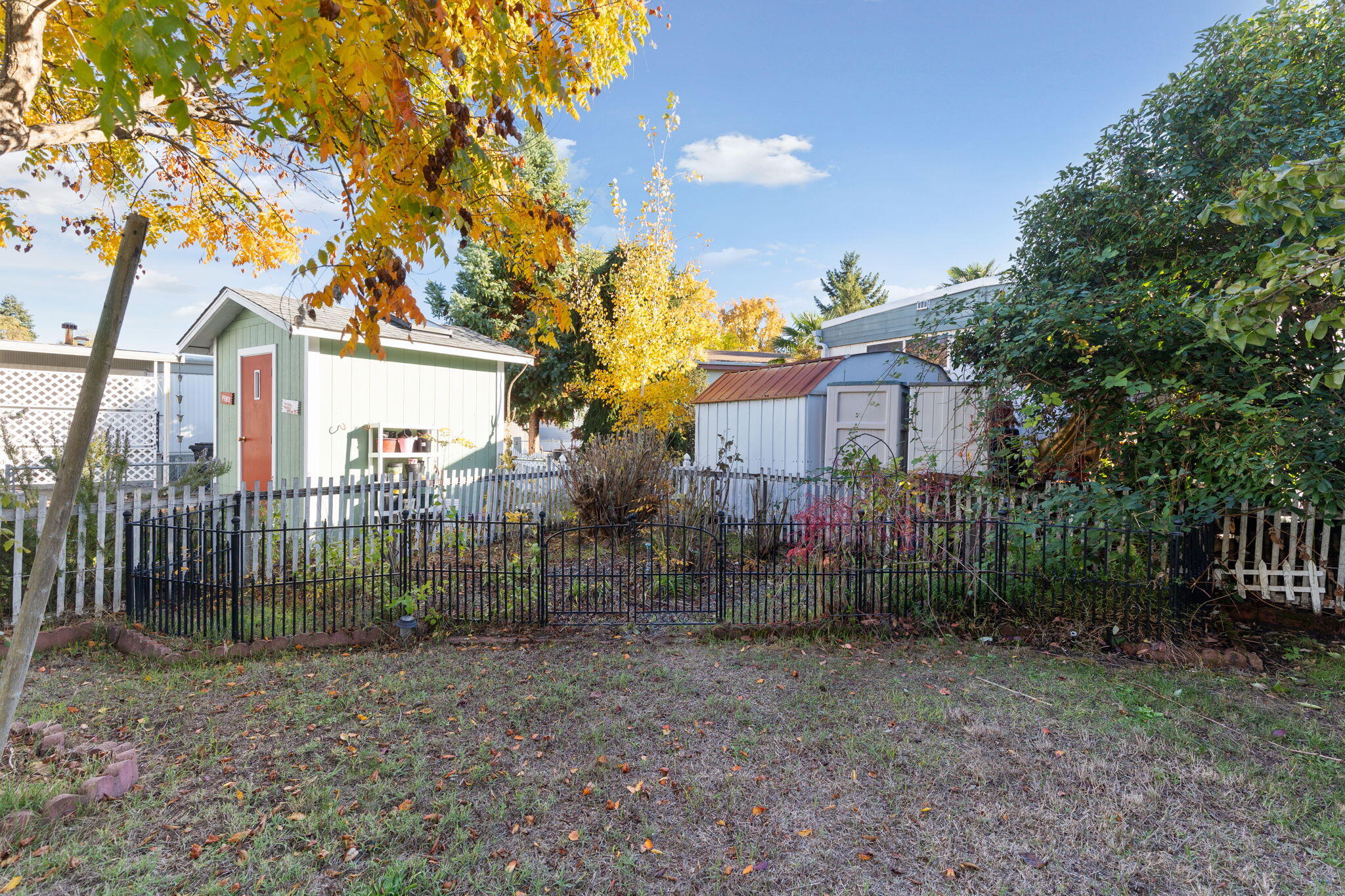 Rogue Lea Estates - Residential