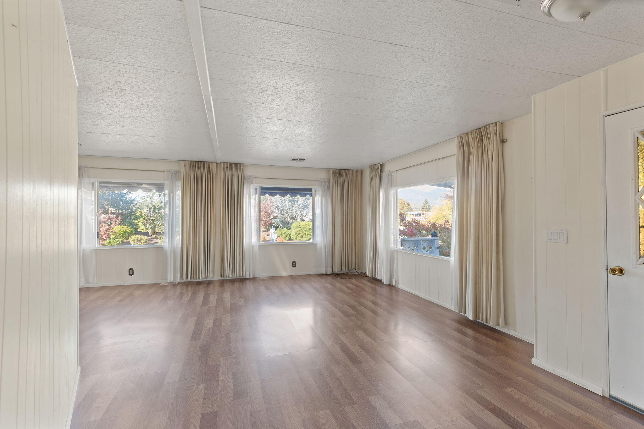 Rogue Lea Estates - Residential