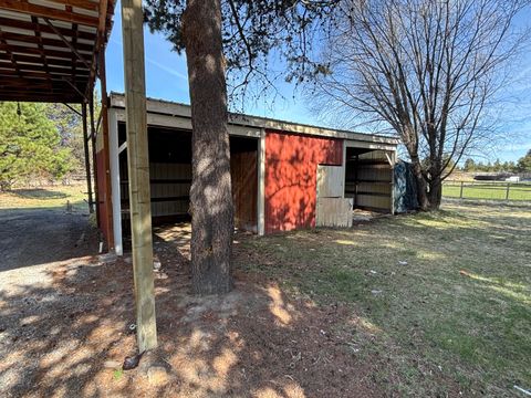 Tiny photo for 52363 Glenwood Drive, La Pine, OR 97739 (MLS # 220219684)