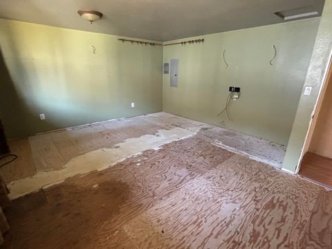 Tiny photo for 52363 Glenwood Drive, La Pine, OR 97739 (MLS # 220219684)