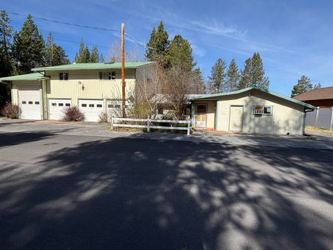 Photo of 52363 Glenwood Drive, La Pine, OR 97739 (MLS # 220219684)