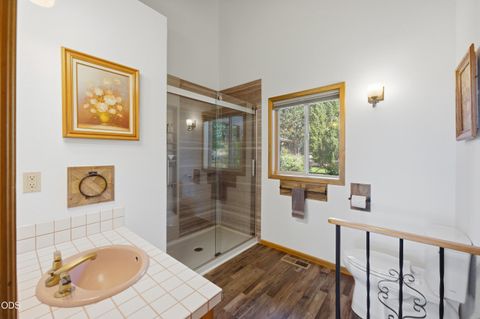Tiny photo for 16760 Doe Place, La Pine, OR 97739 (MLS # 220225238)