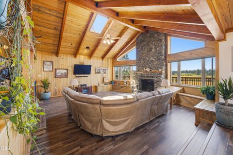 Tiny photo for 16760 Doe Place, La Pine, OR 97739 (MLS # 220225238)