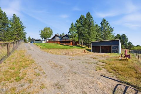 Tiny photo for 16760 Doe Place, La Pine, OR 97739 (MLS # 220225238)