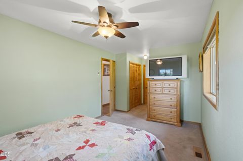 Tiny photo for 16760 Doe Place, La Pine, OR 97739 (MLS # 220225238)