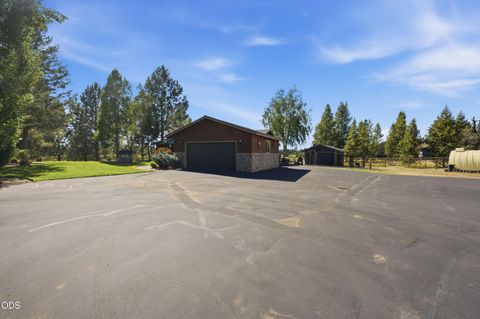 Tiny photo for 16760 Doe Place, La Pine, OR 97739 (MLS # 220225238)