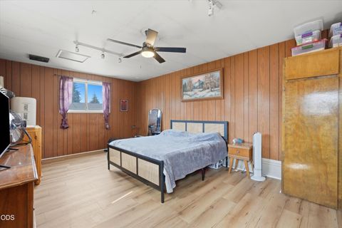 Tiny photo for 1242 SE 8th Street, Prineville, OR 97754 (MLS # 220225376)