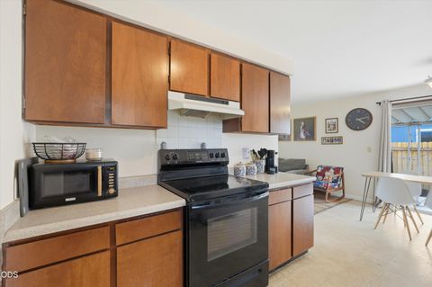 Tiny photo for 1242 SE 8th Street, Prineville, OR 97754 (MLS # 220225376)